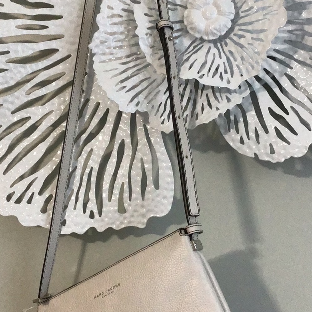 New w/o Tags Marc Jacobs White Leather Crossbody - Picture 3 of 8